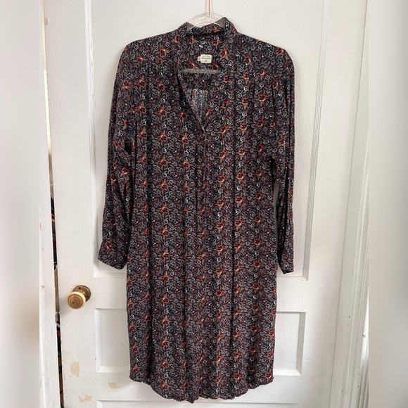 BRIDGE & BURN
EMERY DRESS - DARK FLORAL
$138.00 Size M - Picture 2 of 6